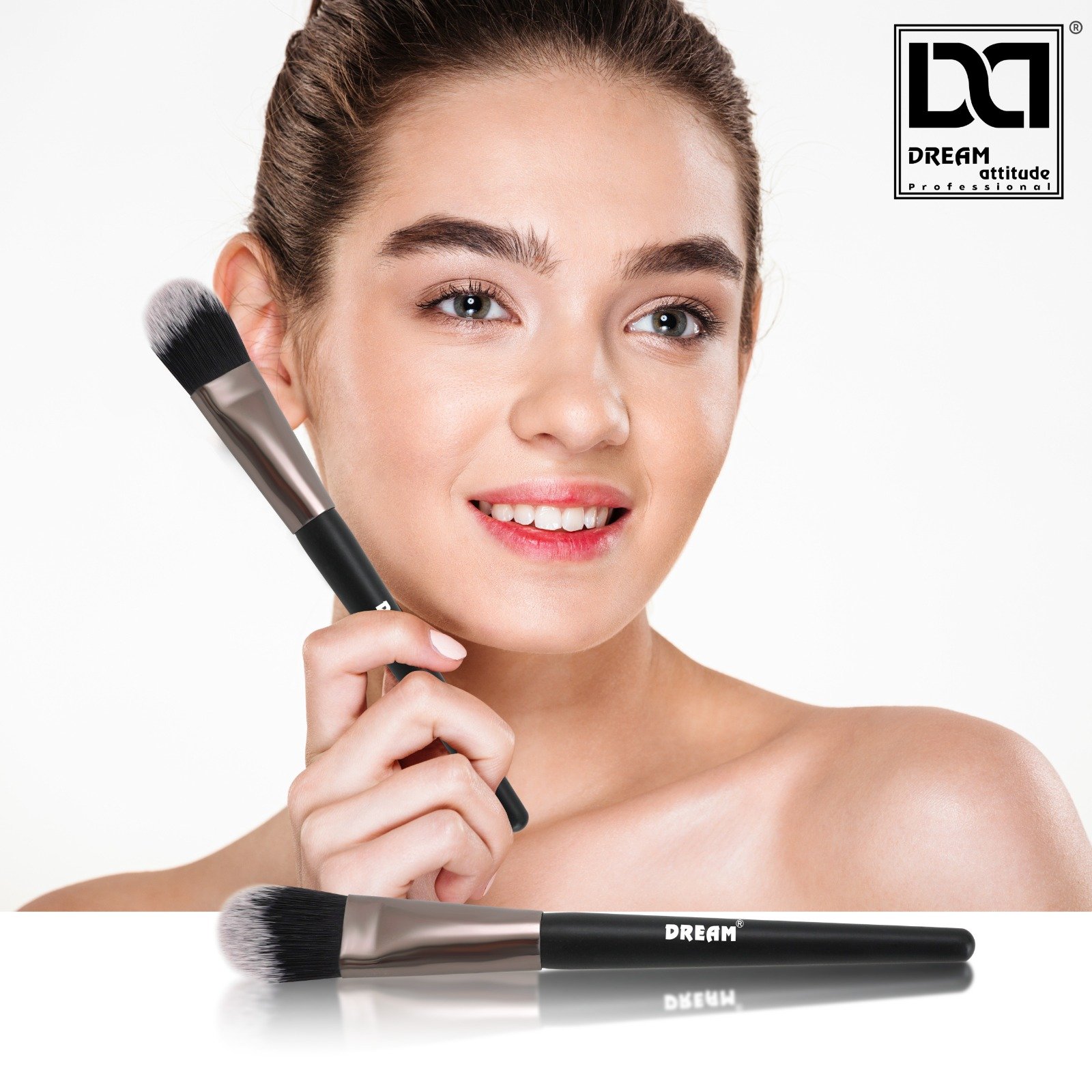 FOUNDATION BRUSH  - Image 3 - NR Beauty World